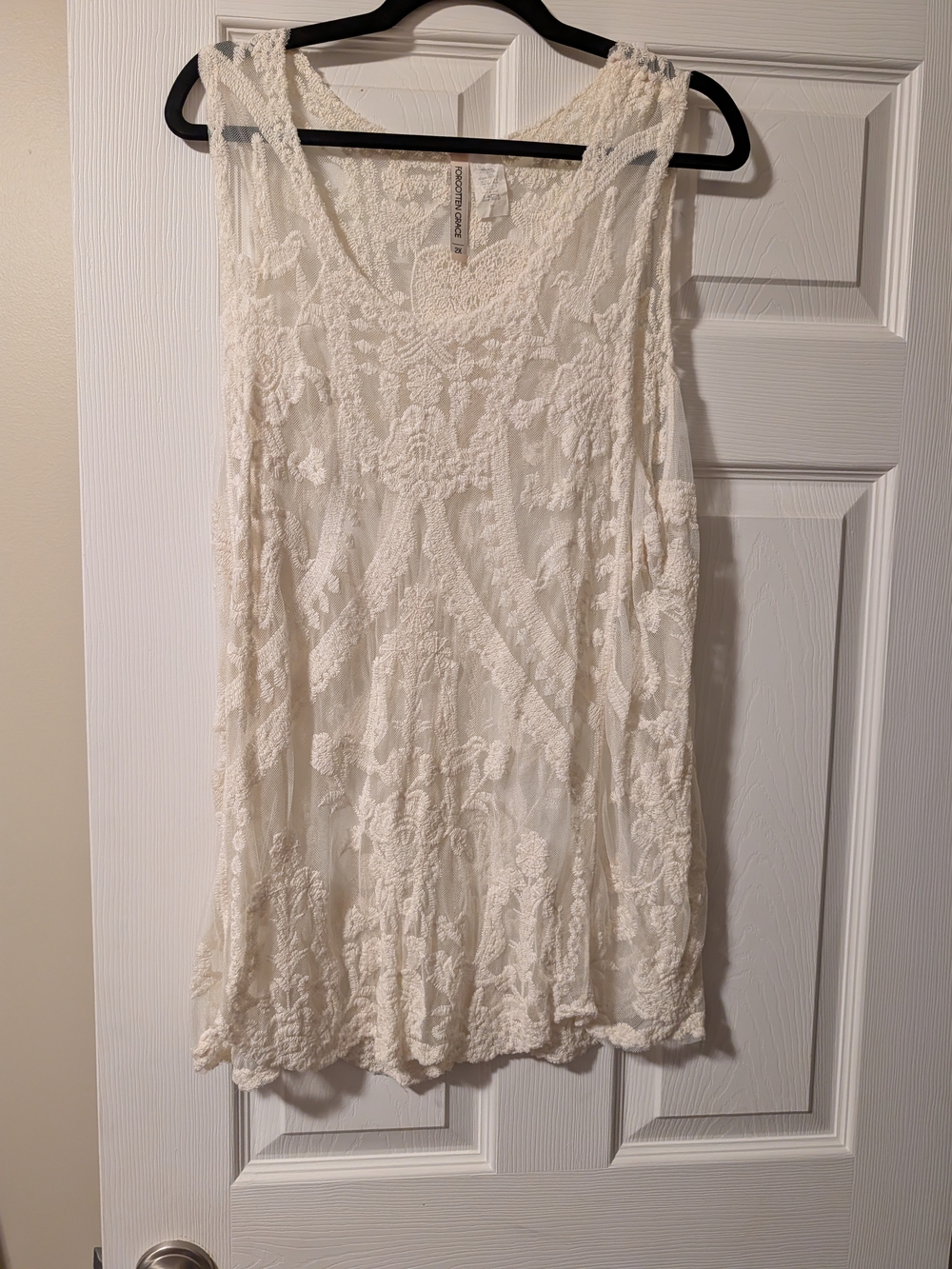 Delicate Lace Sleeveless Tank Top - Cream